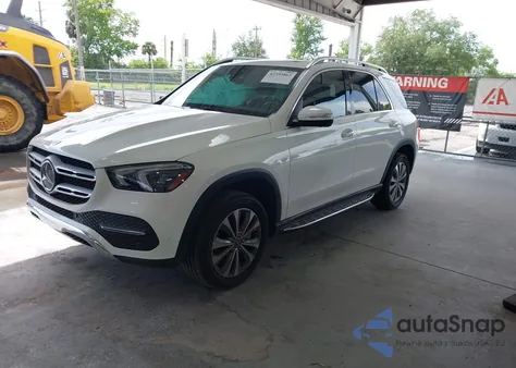 2018 Mercedes-Benz C 300 from USA, damaged, VIN WDDWF4JBXJR407116